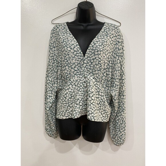 Abercrombie & Fitch Tops - Abercrombie & Fitch Size XL Green Women's Floral Smocked Waist Peplum Blouse